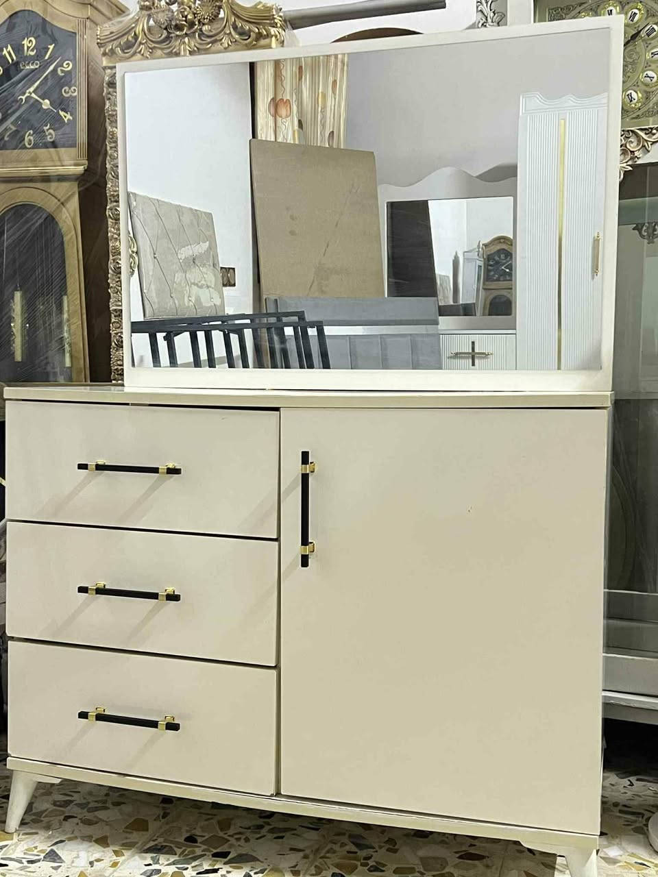 غرفه تركي للبيع السعر 450 وبيها مجال العنوان موصل مشيرفه الأولى


**إذا كنت صاحب هذا الإعلان وتريد حذفه لأي سبب، رجاءا أرسل رسالة إلى الدعم الفني**