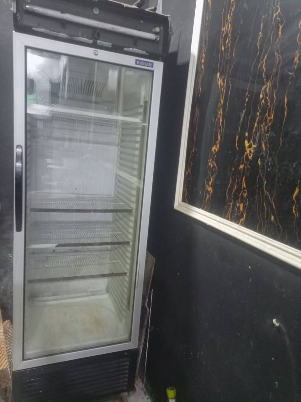 السلام عليكم براد حجم كبير للبيع عاطل بيه ماطور فقط براد نظيف كدام عينك بالصوره السعر 150 وبيه مجال مكان حي المهندسين شارع الخيمه..مكلف مكلف مكلف بنشر للتواصل الاتصال على الرقم ***********
