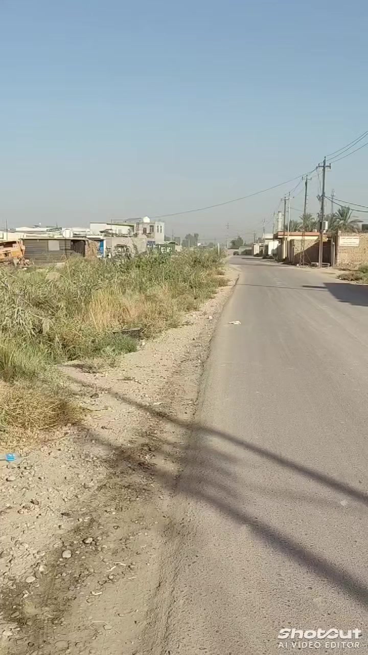 للبيع قطعه أرض المساحه 250 متر ركن خلف الصناعه الثالثه موقعهه مميز وجه شارع جنس الأرض طابو زراعي سند 25 مسكونه وكامل خدمات السعر 70 مليون وبيهه مجال جدآ بسيط للاتصال *********** ملاحظه غير متواجد على النت
