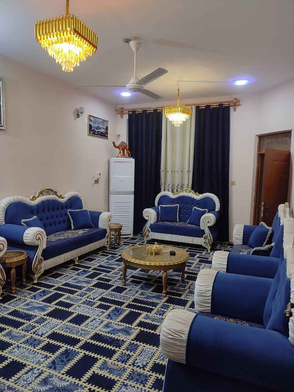 #دارسكن #للبيع  الديوانية حي الجامعة شارع 20 الوسطي قرب شارع عشرين 

المساحة 200م.                       طابو صرف 

الطابق الارضي
استقبال +صالة +مطبخ حار وبارد +غرفة نوم2  +صحيات داخلية وخارجية 

الطابق الاول
غرفة نوم عدد 3 + صالة +مجمع صحيات 

((البيت بناء حديث  طابوق +كونكريت))

للاستفسار يرجى مراجعة مكتب وليد للعقار
العنوان الديوانية حي الجامعة شارع 20 
الاتصال ع الرقم //***********
