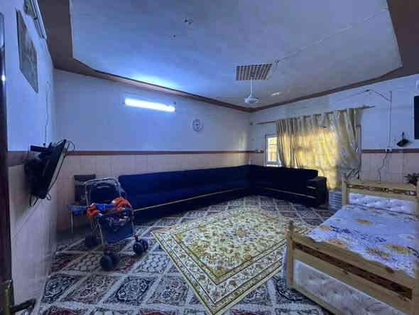 دار للبيع 200 متر طابو ملك صرف باسم شخص واحد في قادسية الثانيه - قرب اسواق مجيد 
السعر : 112 مليون وبي مجال 
***********
