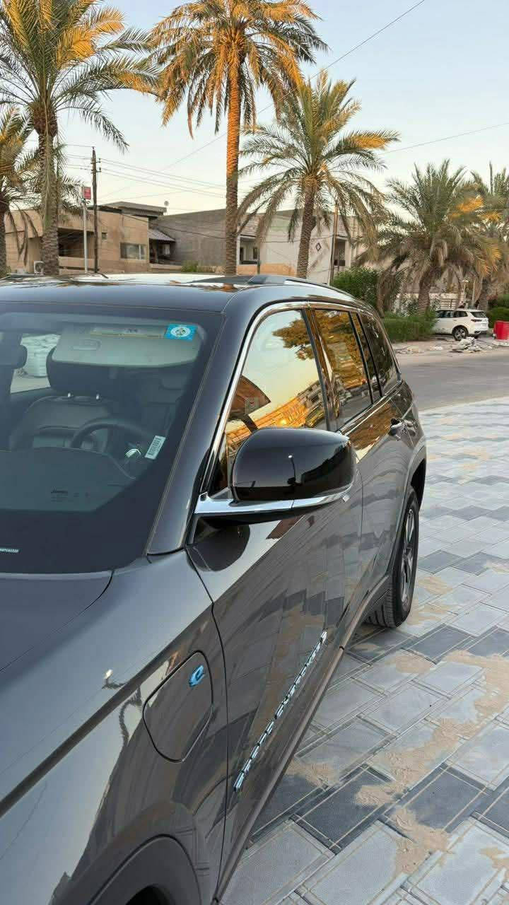 السلام عليكم
جيب كراند شيروكي Xe4 هايبرد 
اللون رصاصي غامق
2023
 وارد امريكي (صور الحادث و السونار بالمنشور)

حجم المكينة 2000تيربو + هايبرد + شحن منزلي
 تكدر تشحنهه بالبيت تمشيك مايقارب 50 كيلو متر، 
باي سرعة من غير مايشتغل محرك البنزين  
رقم بغداد الجديد (مميز)

فول مواصفات 1/1
خمسة راكب 
رادار 360 درجة 
تحديد مسار 
حساسات خلفية 
تبريد قطعتين 
خمس انضمة قيادة 
 بانوراما
دفع رباعي. 
 كير موس 
 هاند بريك بصمه 
مقود جلد + تدفئة 
شفتات ستيرن 
لايتات لد 
هيترات في الكشن 

السعر32500$  وبيه مجال بسيط
الاستفسار*********** متواجد واتساب
