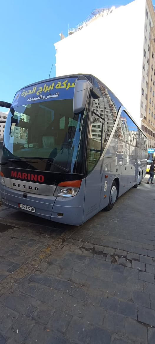 موديل 2005 اصل مسجله 2004
مكينه 8 كير جوك عرجه 
بنوراما 
تبريد صيني 
تخم تاير 
كلج وحدادية جديد 
50 نفر +1 نفر قلاب 
رقم بغداد انكليزي اصولي مداور
 
مكلف بلنشر للاستفسار الاتصال بلرقم ***********
