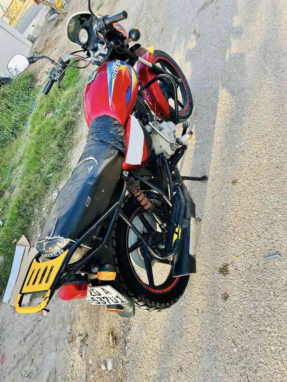 السلام عليكمم بوكسر موديل ٢٠ رقم وسنوياا بسمي رقم انكليزي
مكفول كفاله عامه المكان ديالئ جسر مهروت  السعر (١٣٥٠ )وبي مجال شراي يتصل ودلل ***********
