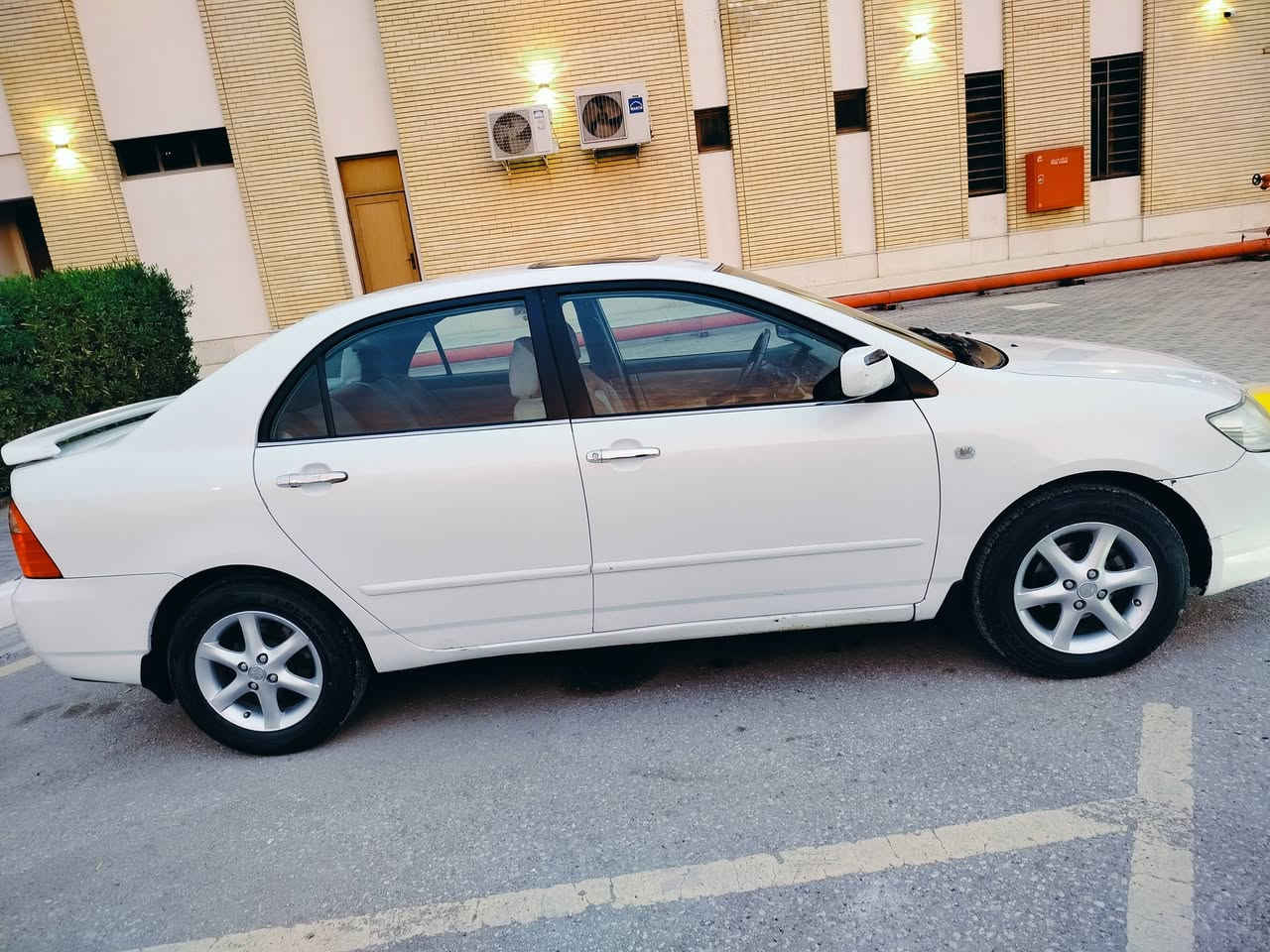 السلام عليكم
كورلا بيكاجو خليجي (2007) ابيض صدفي فول نظافة محرك 1800  و كير  جديد  كهربائيات فول فقط بيه قطعتين (جاملغ الخلفي والباب ) علما غير متواجد على الفيس الاتصال على الرقم(***********) السياره باسمي سنويه جديده مكان السياره كربلاء
