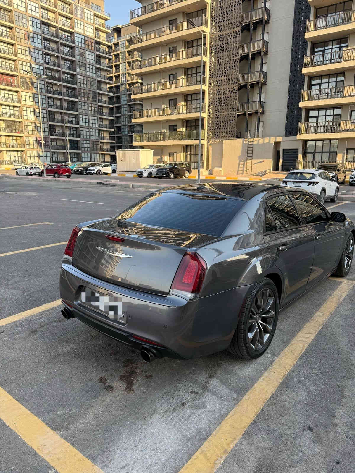 للبيع اوباما كرايسلر  (2020) اصل خليجي وكالة هارلم 
تو ويل  300  S  هيمي (5700) 

بچم عريض 

السيارة ماشية ٦٦،٠٠٠ 

رقم مميز سليمانيه الجديد تحويل ثاني يوم  

السياره مظللة بالسنويه

المواصفات :
* پانوراما . 
* داخل جلد لون ابيض
* برده خلفيه كهرباء
* سكليتر كهرباء
* حساسات امامي خلفي
* مصابيح امامية زنون 
* ويل قياس 20 أنج 
* شاشه كبيرة مع نظام ملاحة نفكيشن GPS .
* سستم صوت الپاين 
* ⁠دمام صوت 
* مقاعد أمامية كهربائية عدد 2  خزن وضعيات
* مقاعد أمامية تبريد وتدفئة . 
* تشغيل عن بعد . 
* تدفئة ستيرن . 
* تدفئه وتبريد  اقداح
* محدد سرعة . 
* كاميرا خلفية .
* مرايا متحسسة للاضاءة العالية .
* كير شفتر بالستيرن . 
* دخول ذكي (بصمة)

ملاحضه السيارة مكفولة  عدى الجاملغ الأمامي بي بارد كلش قليل بدون فتح  شغل درجه أولى

السعر 30,000 وبيها مجال قليل
***********
