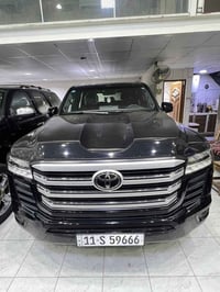 لاندكروز ٢٠٢٣ • ماشيه ٧٠٠٠٠ • فول مواصفات