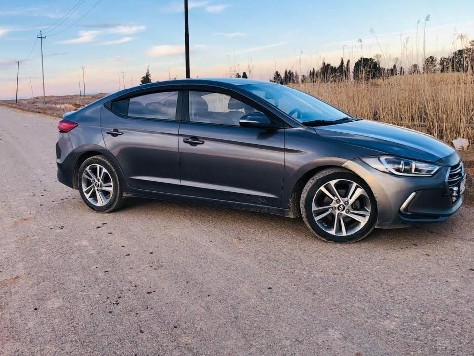 افانتي مديل 2018 خليجي حجم المحرك 16 gdi محرك جديد مو مفتوح شرط ماشية 118 الف رقم نينوى دولي كابون بانزين موجود كير تماتيك AT المرغوب صبغ قطعة وحدة بوند مبدل سيارة جاهزة طخم جديد مواصفاتها حلوه فول بدون فتحه بصمه تشغيل رادار جانبي شاشة كامره  تحكمات ستيرن ويل كب كروم مواصفاته معروفه 
والباقي شوف العين 

السعر 125 ورقة وبة مجال 
للاستفسار اتصل على الارقام 
***********
***********
