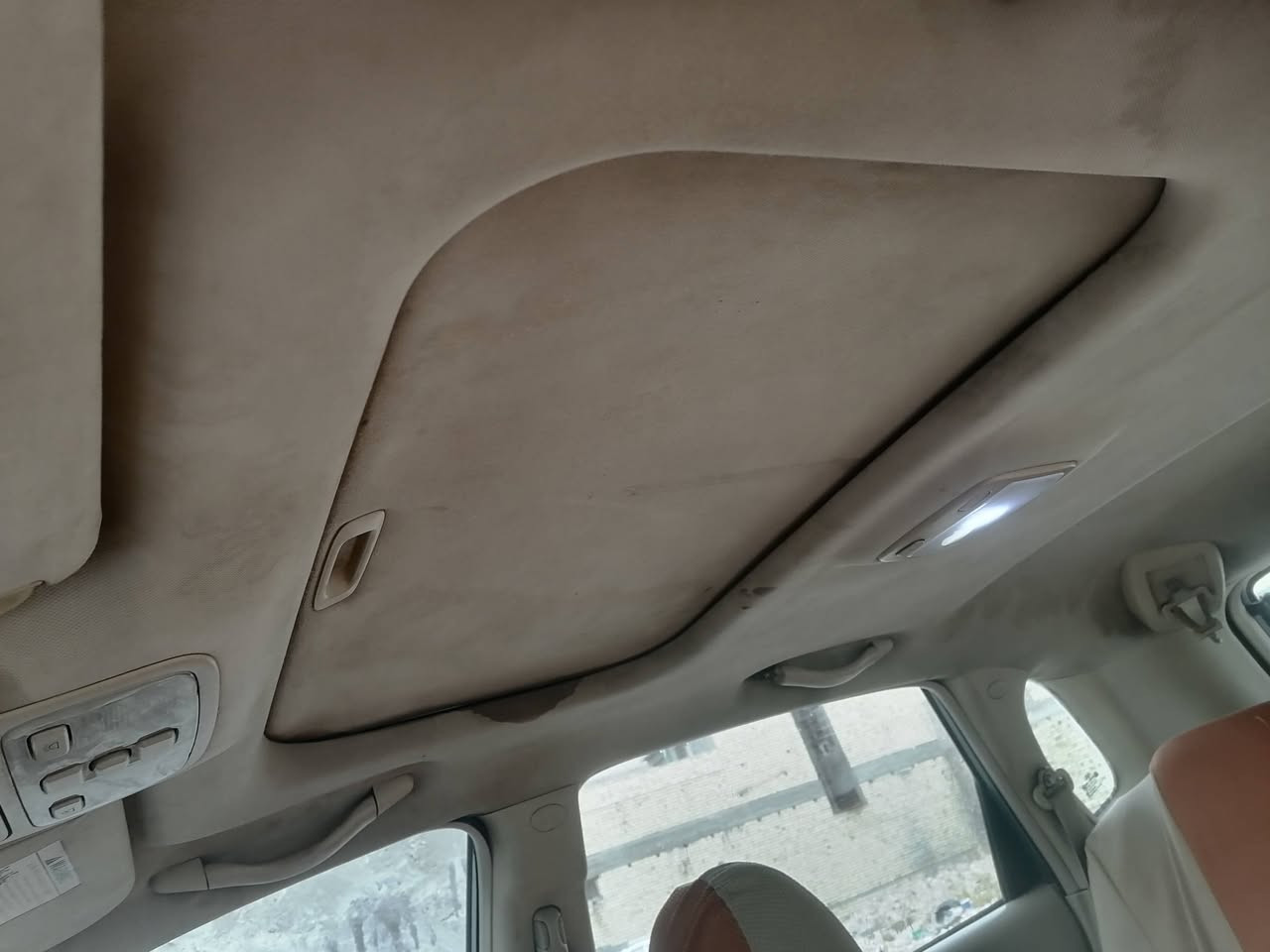 السلام عليكم للبيع توسان ٢٠٠٦ بغداد حادث باب الأمامي مصبوغه احزام فول ماعدا بصمه بيه مشط استيرن كير مكينه مكفولات تبريد رقم بغداد انكليزي بسمي مكان سياره بغداد واتصال على الرقم *********** عارضه ٩٠ وبيه مجال
