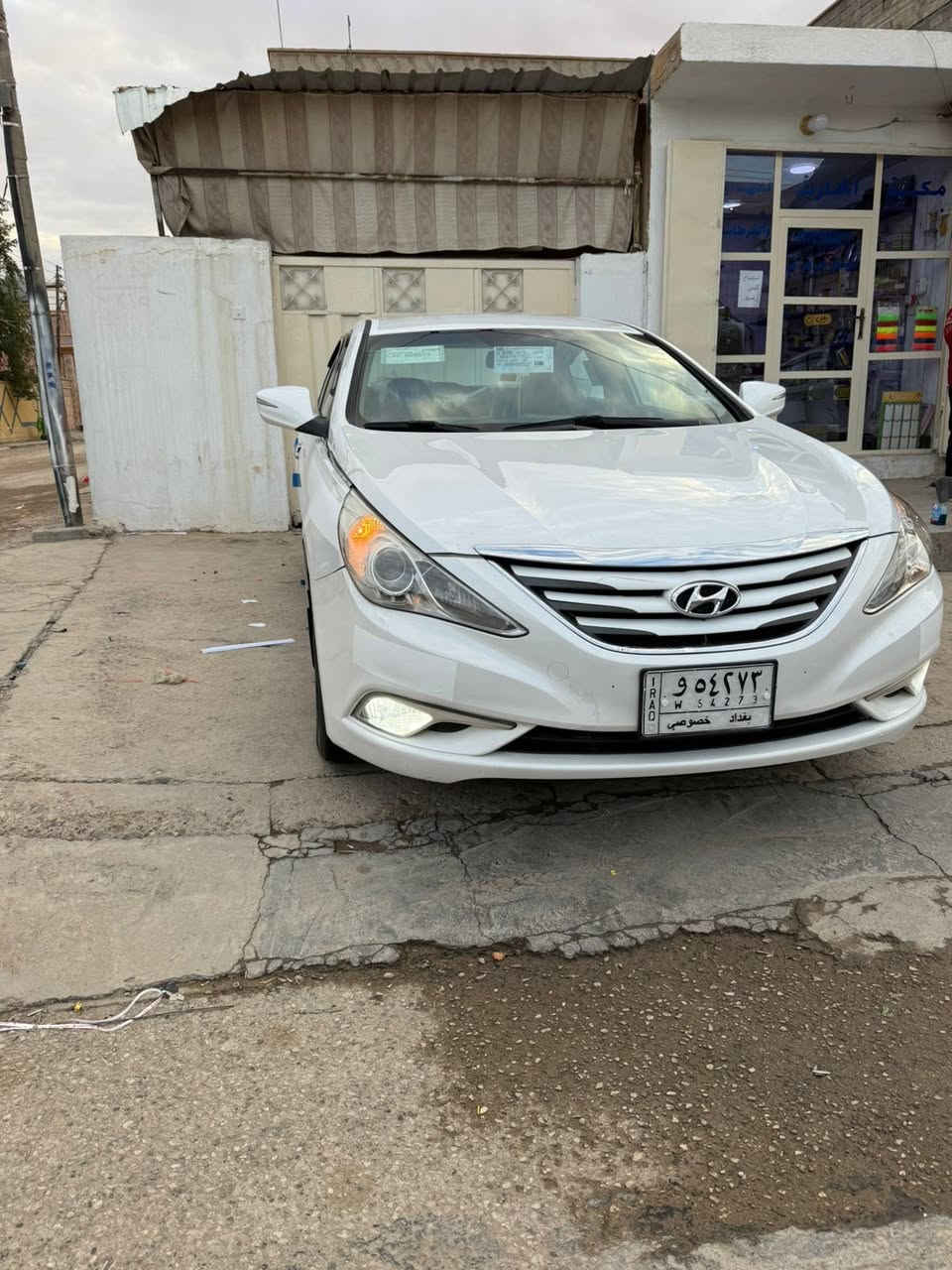 السلام عليكم من رخصت الادمن سوناتا ٢٠١٥ خليجي شركه العامه محرك ٢٤٠٠السيارة جديده بيه ملاحضات بسيطه رقم بغداد سنويه لغايه٢٧ كير محرك صدر تاير كله جديده تحويل مباشر السعر ١٢٧ بيه مجال بسيط رجاآ الموشراي ليتصل للاستفسار اتصل ***********
