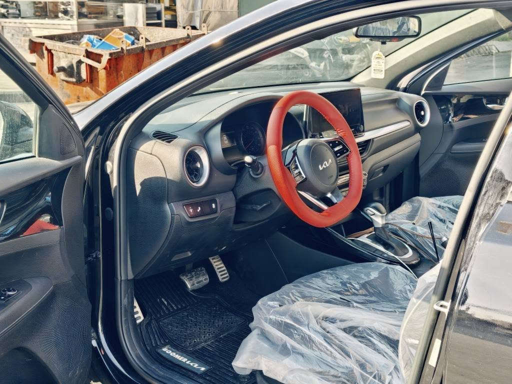السلام عليكم للبيع سياره فورتي موديل 2023  GT Line فوووول الاخير ما عده فتحه 
محرك 2000 دوش سياره ماشيه فقط 44 الف 
يعني زيرو على وضع الشركه بجم كبس سياره تعتبر كلين فقط باب مبدل نفس اللون وكاله 
رقم اربيل دولي تحويل ثاني يوم او وكاله شنو تحب بل خدمه 
مواصفات السياره 1 بصمة تشغيل 
2 بصمه ابواب عدد ثنين 
3 تشغيل عن بعد 
4 شاشه كبيرة
5كامرة دوارة
6رادار امامي 
7رادار خلفي 
8رادار جانبي 
9نقطه عمياء
10وضعيات قيادة 3 نورمل سبورت ايكو
11 كار بلي+ اندرويد اوتو
12 مانع انزلاق 
13 فوول تحكم ستيرن 
كل المواصفات الحلوه بيهه 
شرط اذا مو تصعدهه عبالك زيرو تاخذهه بلاش 
رقمي *********** حلة, بابل
