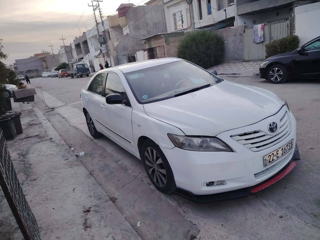 کامیری 2008 خلیجی  گێڕو مە کینە تاقم پێشی بە شە رت 4تایە ویلی جوان  3 پارچە و شانێکی بۆیاخە بە بێ سە قف سە قفی کە مێک ساردی هە یە      بە لایە کە وتوە  بە ڵام سە قفی نە یگرتوە ڕە قە می تازە یە  و سە نە وی تازە بە سە رچوە  زۆر جوانە و ماڵی دۆستە ***********      79 گە ڵاو کە مێک مە جال 🌷 شمشمل, السليمانية
