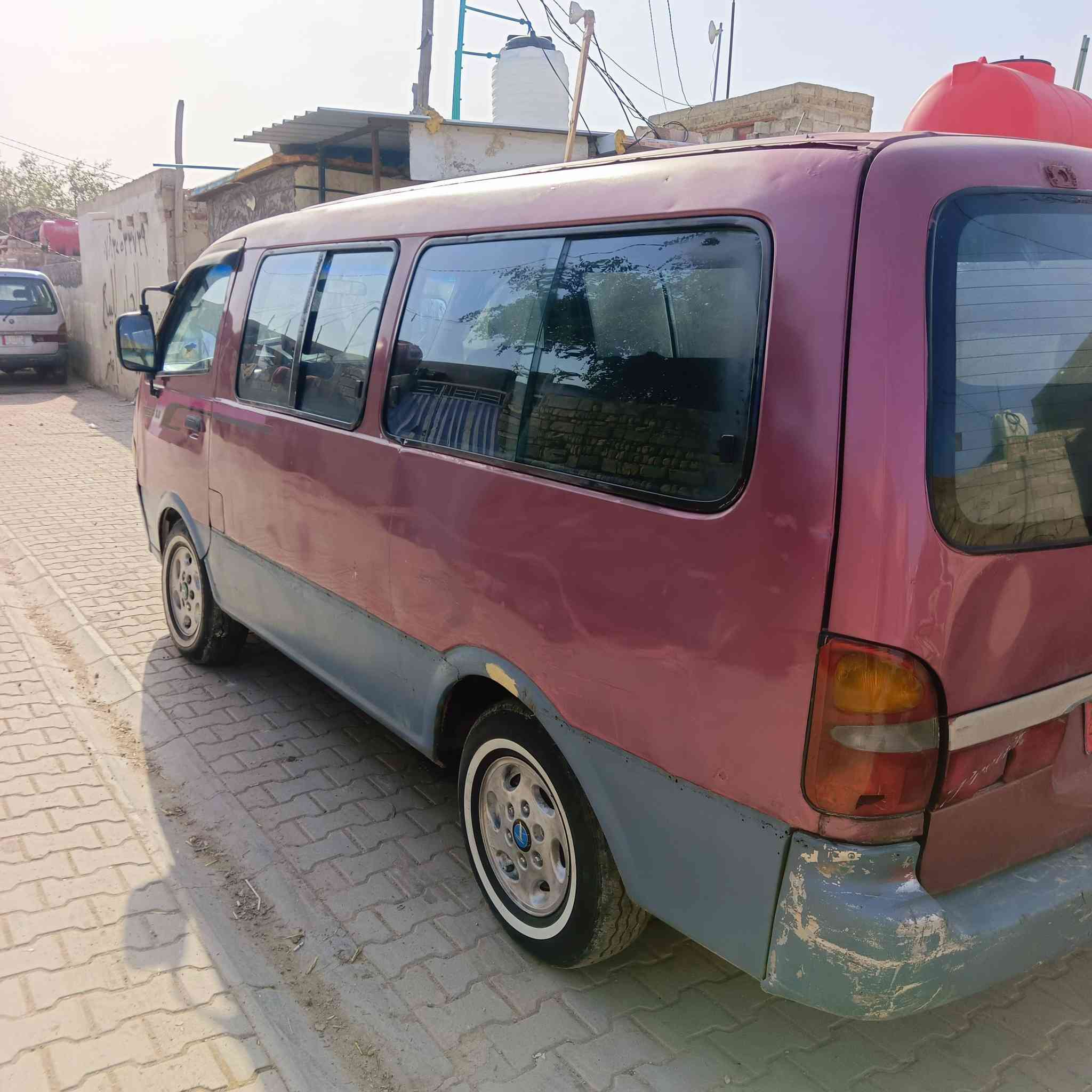 السلام عليكم 
سيارة بريجو للبيع موديل 96 سياحي رقم قادسية الماني 
مصفرة غرامات هيئة ومرور مكينة وگير خير من الله  
السعر 40 وبيها مجال مكان السيارة النجف 
اتصال فقط ***********
