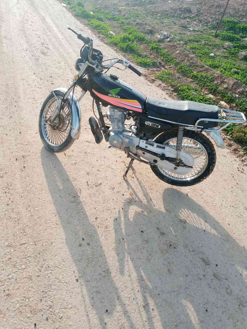 موطور  نامه اربعه گير  للبيع  شلعة فول محرك خير من الله   صالنصة كاتم   اوراق كاملة مال شقل  موطو  شقل وطلع هندر واحد   لا  صرف ولا تبخير   لايت عالي ناصي  ***********   موجود خاص  مكاني جلولاء الطبج  280وبي مجال قليل
