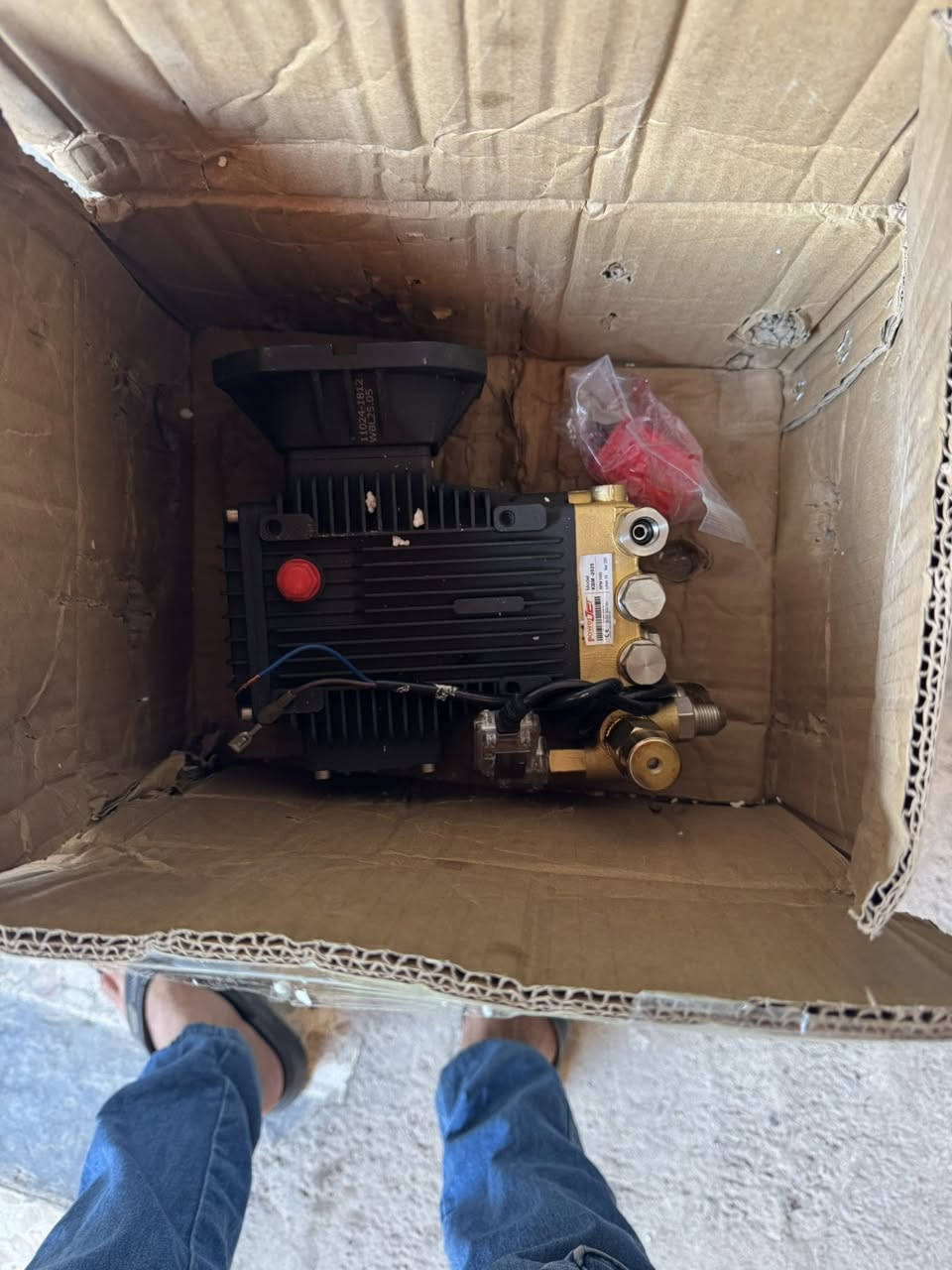 ‏سلام عليكم جبت لكم ضاغطات 180بار 160بار انشد على ماطور الأولى أم أم 160 بار تنشد على ما طور  اثنين حصان الثانية تنشد على ما طور 180 بار تنشد على أربعة حصان هذا رقمي  ***********￼
