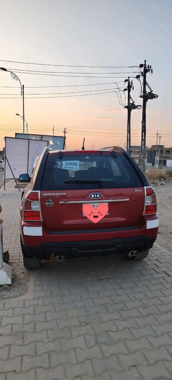 السلام عليكم 
سبورتج 2009.       مكفول 
فول مواصفات. TLX
شاشه ايباد 
كأمره خلفيه 
حساسات 
خمسه ويل  
تخم تاير 
كراسي جلد 
تدفئه كراسي 

السياره مكفوله كفاله عامه

السعر117وبي  مجال

رقم. صلاح الدين بسمي 
للاستفسار الاتصال على الرقم 
***********
