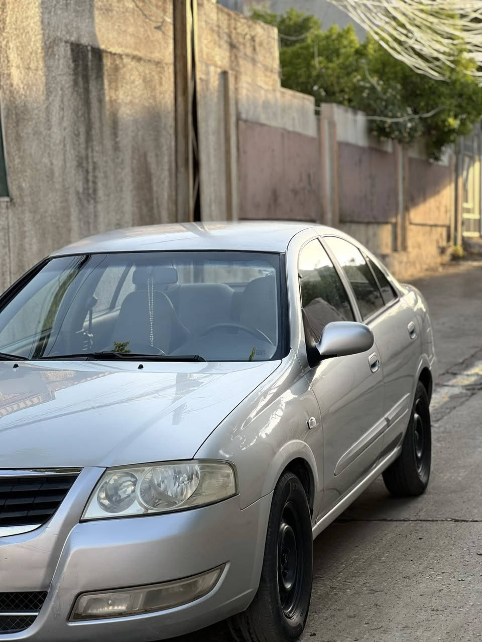 السلام عليكم
نيسان صني 2010  
السياره 1800 بدون ضرر فقط بيها تقحيلة بالسقف مثل ما واضح بالصورة السيارة نضيفة وجاهزة تبريد تدفئة شرط 
محرك وكير شرط السيارة باسمي اني الشرعي مالها شرط التحويل 
السعر 96 
لا يوجد بيع اقساط 
للتواصل الاتصال على الرقم 
***********
