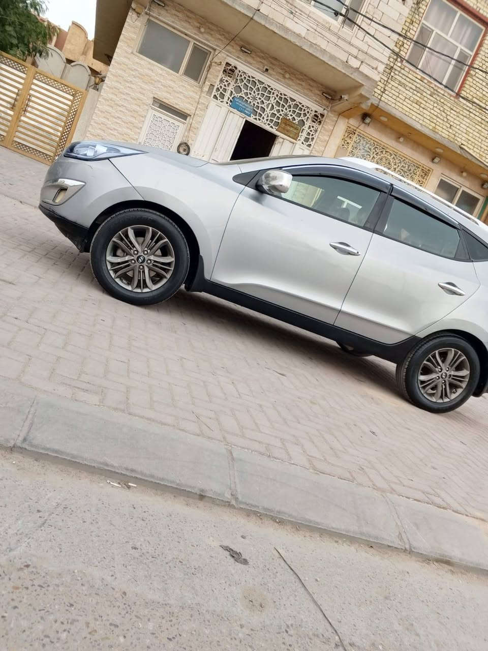 السلام عليكم توسان للبيع موديل 2014 وارد امريكي حادثها  فقط صبغ قطعه واحده ماشيه 120  حقيقي تخم تاير حداديه تبريد ثلج بسمي تحويل مباشر السعر//128//بيها مجال مكاني كربلاء اتصال فقط رقم//
***********// الهاتف
