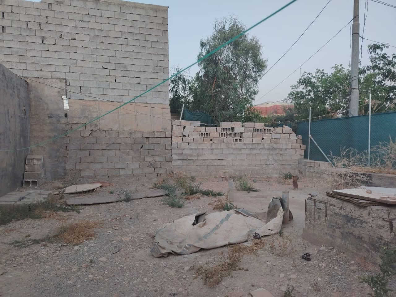 بيت للبيع محطه مساحه150متر مربع عدد غرف نوم2
استقبال
مطبخ حمام صحيات حديقة جبيره السعر 30مليون وبي مجال رقم الهاتف***********
