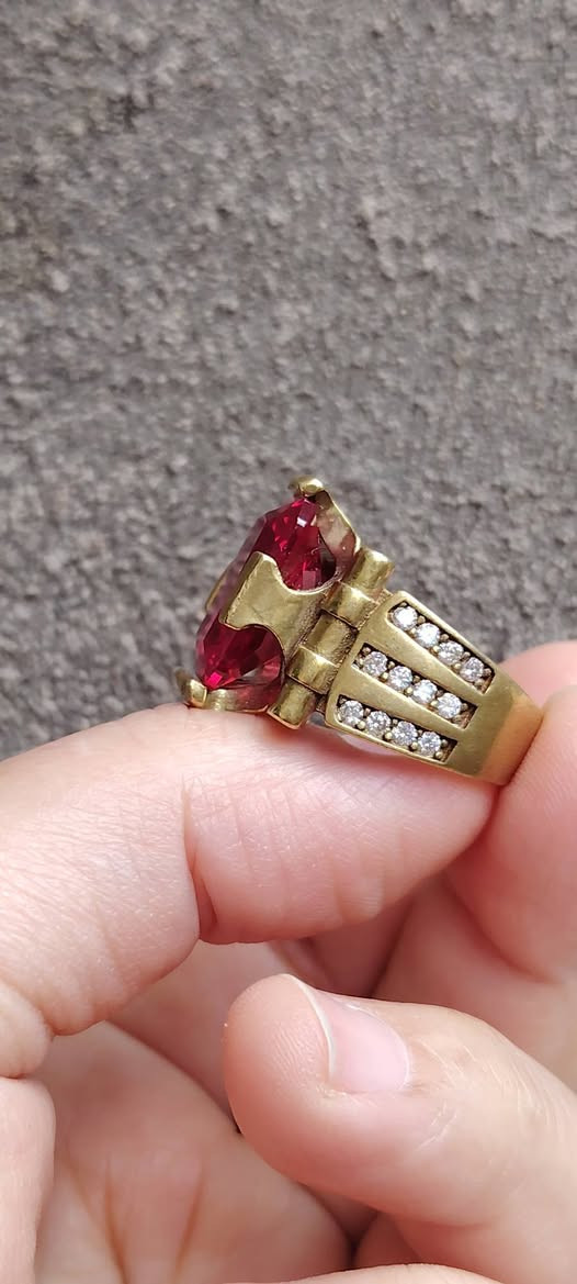 خاتم نحاس اصلي وحجر ياقوت باريسي يدك بالجهاز فول قطعه جميله جدا جدا السعر خاص


**إذا كنت صاحب هذا الإعلان وتريد حذفه لأي سبب، رجاءا أرسل رسالة إلى الدعم الفني**