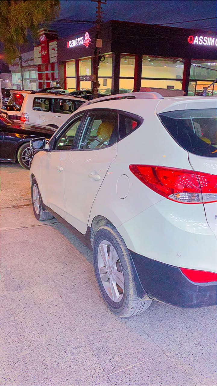 هونداي تكسون  خليجي ٢٠١١
بوند و نص جاملغ ورا صبغ  بدون داخل  مكينه مفتوح    
مواصفات فول بدون سلايت محرك دوش  مرغوب 
*********** دهوك, العراق
