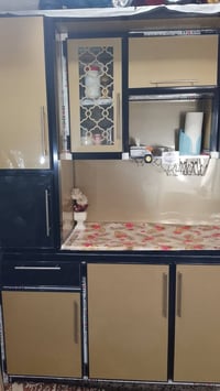 كاونتر • مترين وربع • للبيع