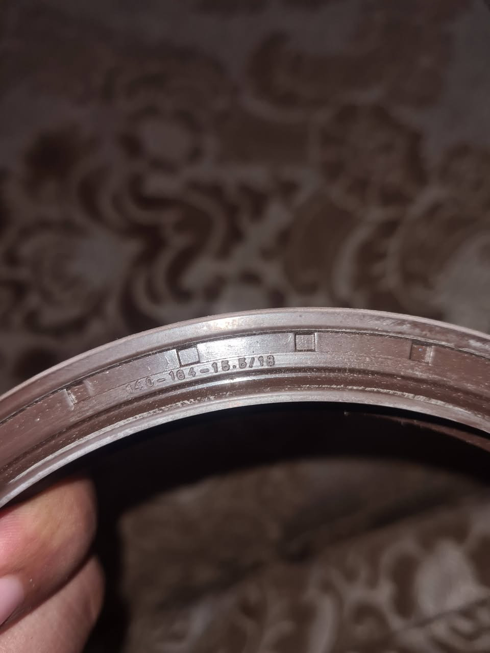سلام عليكم جبنة ويل خلفي مال فالفو موديل n12 /f12  نوعية اصلية كورتيكة القديمة تجي ربل وشفتين متوفر منه كذلك جبنة ويل أمامي نفس لشغل عدنة كميات جملة ومفرد متوفر اتصال على هذا رقم ***********
