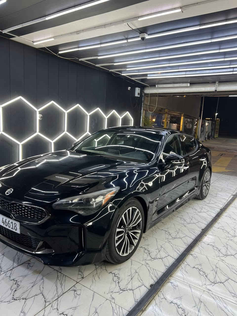 السلام عليكم 
ستنكرر موديل 2018 للبيع رقم بغداد جديد 
فول مواصفات بانراما 1 /1 
كير ومحرك مكفولات 
محرك 4 سلندرر 
الحادث موضحح بلمنشور 
السعر 160 وبيها مجال بسيط جدا 
للاستفسار اتصل وخادم ***********
