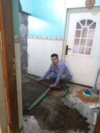خلفه مصري لتصفير الأرضيات والجدران وتطبيق كافه اعمال البورسلين خابرني ...