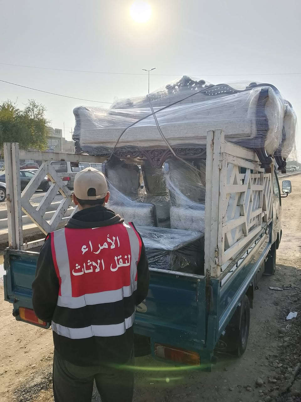 ويه الأمراء كادر مميز بنقل الأغراض داخل وخارج بغداد والى المحافظات كادر متخصص بفتح وشد غرف النوم وتنصيب السبالت والكاونترات والمطابخ التركيه وتغليف الأغراض بكل دقه وأمان بأسرع وقت ممكن وبأسعار جدا مناسبه..اتصال واتساب ***********
