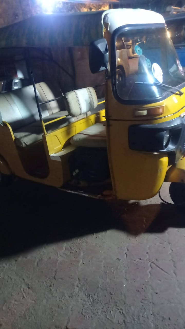 تكتك موديل 20للبيع رقم وسنويه بصره السعر 4/000/000وبيها مجال للشراي بس لازم يحول بسمه التواصل رقم***********
