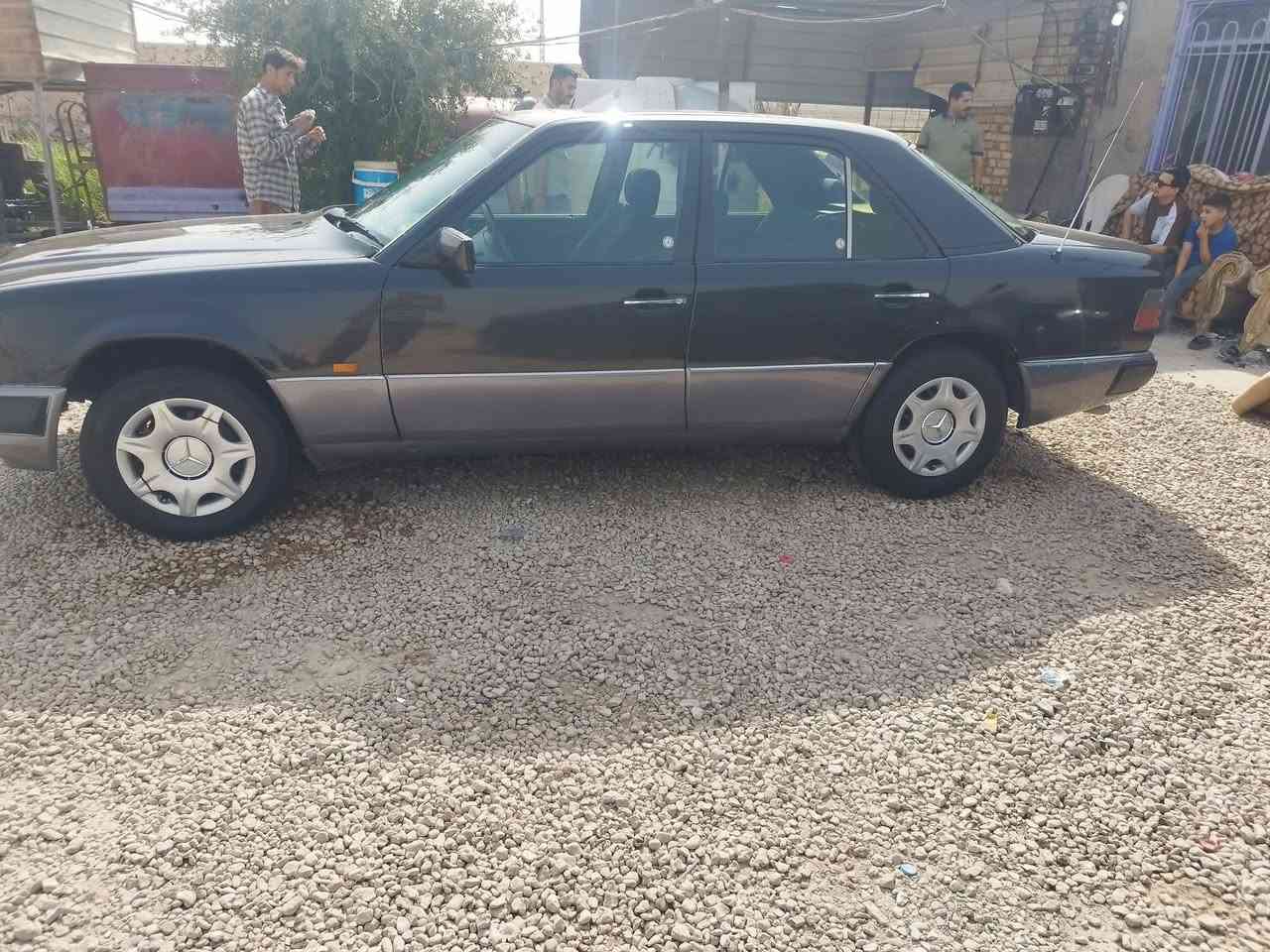 سلام عليكم مارسدس دب للبيع موديل 1985 مكفوله مكينه راس الثور فيشه وبطل تبريد  شغال الاستفسار ***********
