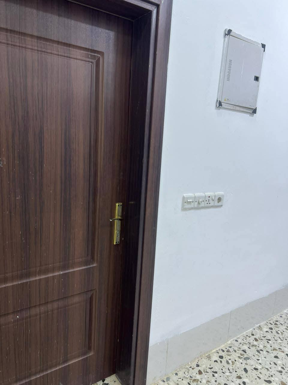 100 ركن للبيع طابقين موقع الدار حي بدر شارع التانكيات اي ستفسار اتصال ***********
