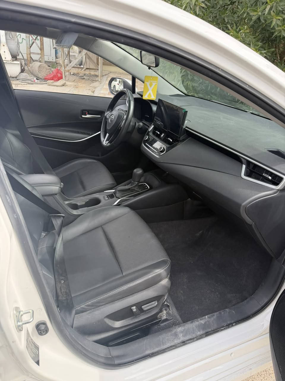 سلام عليكم كورلا 2025 فول مواصفات رقم بغداد تحويل مباشر 
كشنين كهرباء 
ماشيه 19 الف 
بيه طخه بلباب موضحهه بصوره 
ما بيه لا بارد ولا صبغ بس هاي الي بلباب 
مكاني بغداد 
***********
