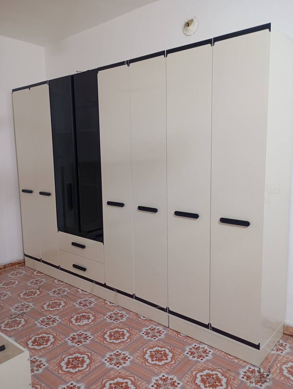 غرف نوم تركي نظيفة فول شد ونقل مجاني. للطلب على الخاص والرقم ***********
