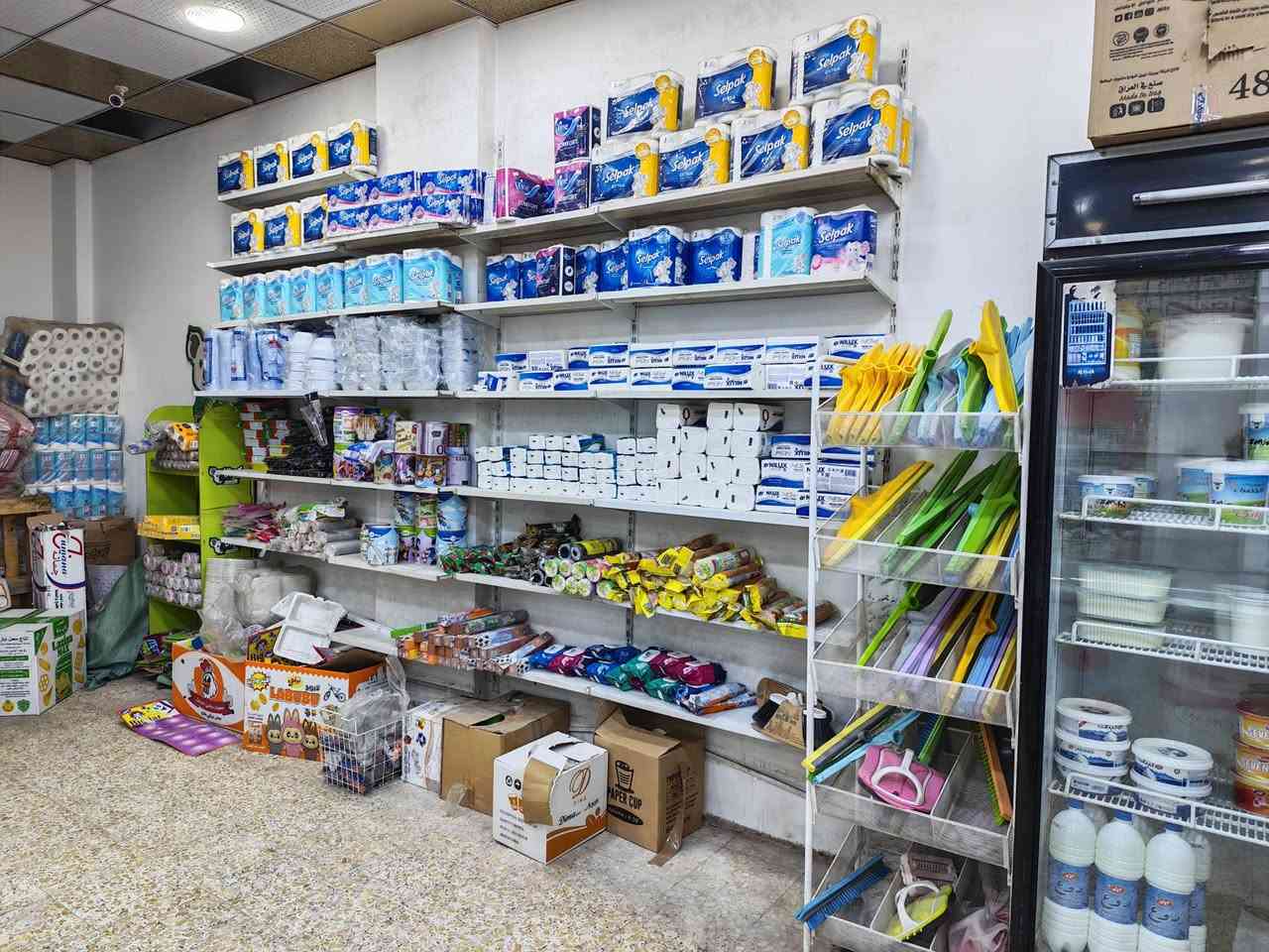 اسواق للبيع
اسواق الحجي
تحتوي على
15 براد عمودي 7 شركات
8 براد افقي 3 شركات
براد مقبلات طرح
عارضة كرزات كبيرة
سبلت كنتوري 1
مبردة مركزية 1
منظومة كاميرات
مساحة الاسواق 170 متر
العنوان: كربلاء / التحدي/ قرب تقاطع السفراء 
للإستفسار الاتصال على الرقم
***********
