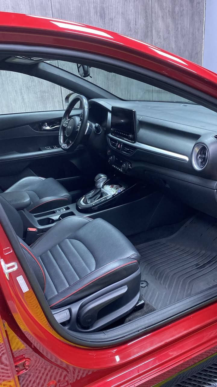 السلام عليكم
فورتي  2024.   بدون رقم فئة( GT) اعلى فئة بالفورتي 

محرك 1600 تيربو 201 حصان 

كير DCTدبل كلج 7 نمر

ماشيه  14000  سياره بريحه الوكاله

بيه تبديل قبغ جنطه وصبغ جاملغ بدون كص بدون شاصي  سياره جديده كلش 

المواصفات فول1/1 اخر حبه 

1.بصمة تشغيل + ابواب وصندوق+ تشغيل عن بعد +ترحيب عند الاقتراب 

2.فتحه سلايد 

3.رمز Gt على دشبول

4.(شفتات ستيرن)

5.شاشة كبيرة مع نظام تشغيل ابل كار بلي

6.واندرويد اوتو

7.كاميرا دواره (وضعيات عدد2)

8.انظمة قيادة سمارت+ وسبورت+ ونورمال 

9.تدفئة+ تبريد كشنات

10.كشن كهرباء

11.كشنات جلد حضن مطرز احمر مع علامةGT

12.نظام سماعات (هارمن كاردن)

13.لدات داخليه متغيره الالوان( بلادي)

14.قطعتين تبريد

15.شحن وايرليس 

16.دركة D  شكل رياضي مع ختم GT 

17.حساسات خلفية مع جرس تنبيه 

18.رادرات جانبية+ وامامية+ وتحديد مسار + كروز سرعه

19.قياده ذاتيه

20.اوتو هولد+ هاند بريك بصمه

21.نقطة عمياء 

22.كات دوسات جانبية بلادية 

23.دبل اكزوز

ويل كب كروم حجم 18رياضي

السعر  173 وبيه مجال بسيط 

مكان سياره بغداد ***********

حي العدل
