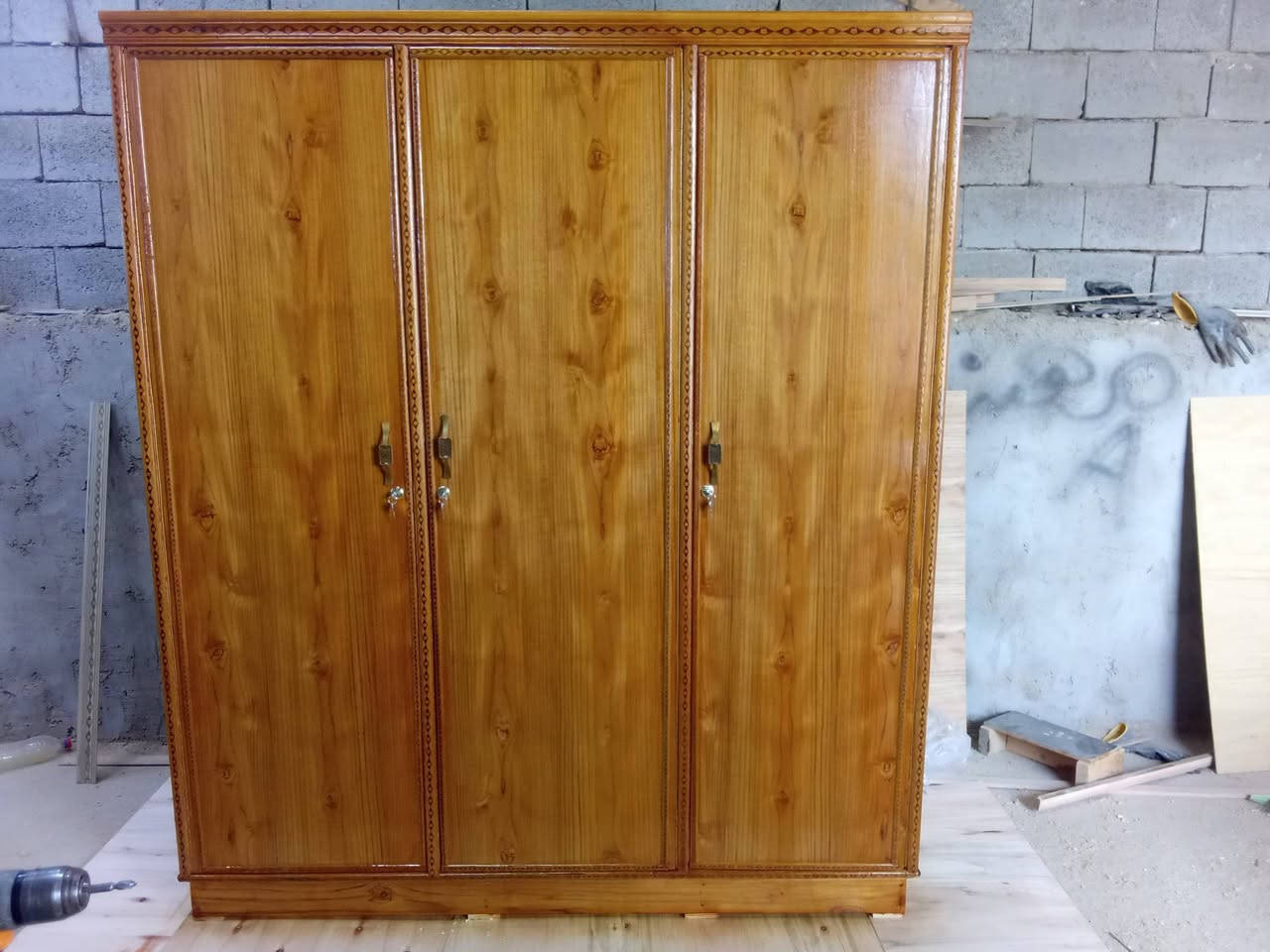 بسم الله تم عمل كناتير 2 باب و3 باب باسعار مناسبه ونشتغل على الطلب للاستفسار خاص او  الاتصال على الرقم 
***********
