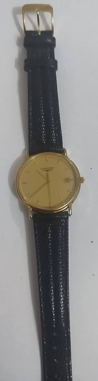 السلام عليكم لونجين سويسري كوارتز أصلي نظيفة جدا ووقت دقيق جدا منفذ يومي طلاء ذهب كلها أصل حتى البوم يحمل شعار الشركة فنتج قديم مخزن  انتاج الثمانينات من اروع موديلات اللونجين السعر مناسب للاستفسار
الاتصال على الرقم ***********
