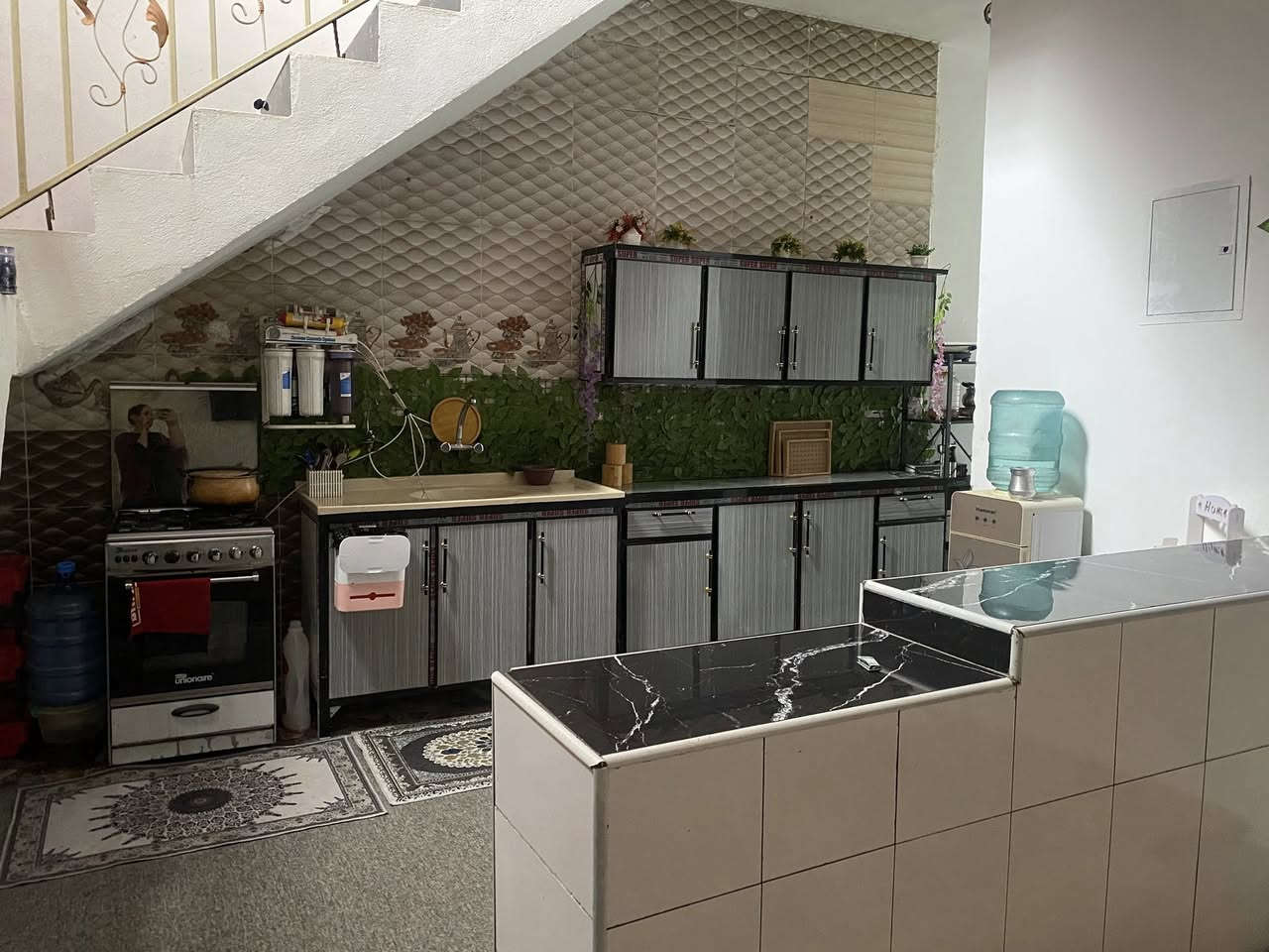 بيت للبيع طابقين مساحه ١٢٠ م تقاطع القدس دور زراعة ثالثه غرفتين نوم مثل ما موضح بل صور للاستفسار رقم صاحب البيت ***********
