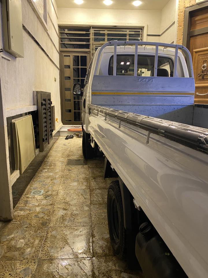 سلام عليكم كيا بنكو 2025 ماشيه 13 مكاني الشعب مكفوله من صبغ وبارد بيه بس هاي الطخه بل بنيد  بس من الخارج من الداخل سلميه  وهاي الي موضحه بل باب الخلفي السعر 160 رقم الهاتف ***********
