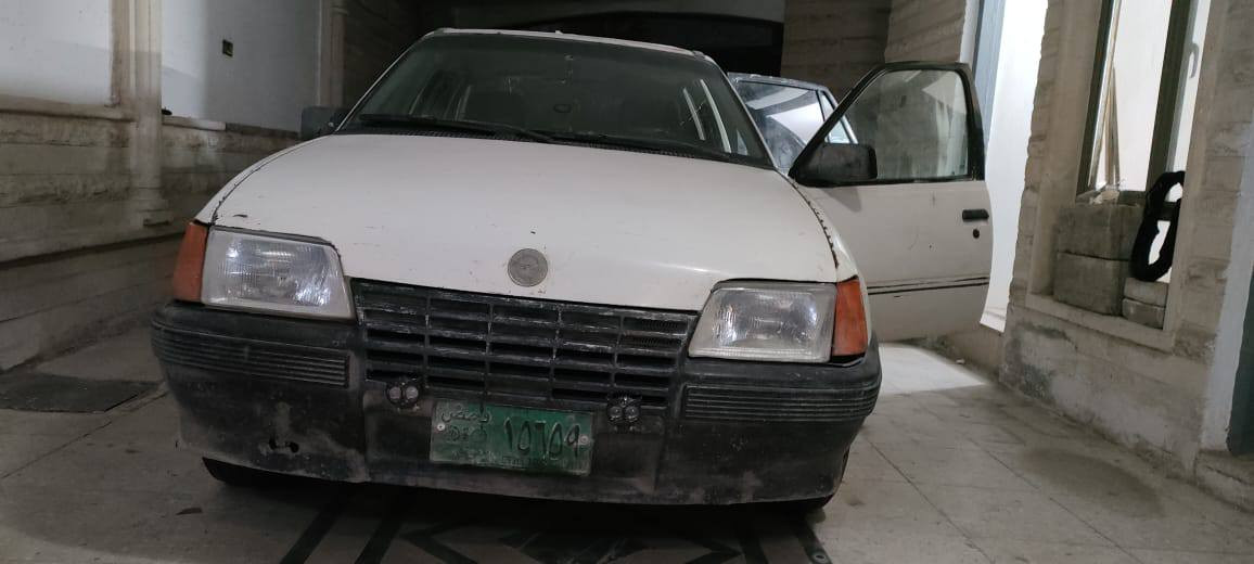 اوبل كاديت
صندوق
كير ومحرك نضيف معمر رايمن قبل شهر 
الشرعي موجود شرط التحويل
السعر 17ورقة.. ***********
Ahmed Al-Alo
