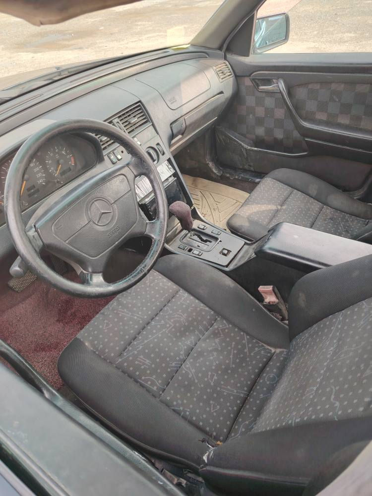 مارسيدس ١٩٩٣ محرك ٤ أتوماتيك سنويه جديد تبريد مكان سياره في كركوك للبيع أو مراوس تحويل ثاني يوم سعر ٥٢ ورقة سياره كلش حلوه للاستفسار الاتصال على الرقم *********** ###***********## كركوك, العراق
