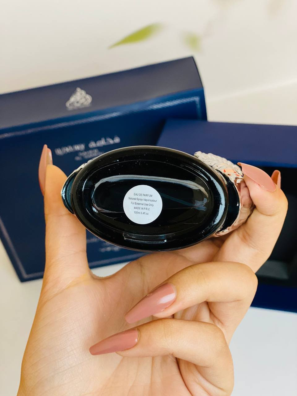 عطر العيد من ارض الخليج 🇦🇪
عطر  غلا زايد الفخامة شبيه عطر   ( كريد افينتوس) 🖤
هالعطر ابداع قنبله الموسم ثبات فول الاصلي من قلب الإمارات 🇦🇪 

يحتوي العطر على مزيج من الفواكه في مقدمتة و الأناناس والتفاح والخوخ الأحمر مع العنب الأسود
اما قلب العطر يحوي الياسمين والورود والباتشولي مع رائحة اخشاب الباتولا اما قاع العطر يحتوي على المسك والعنبر والفانيليا مع الطحلب السنديان🖤🖤


**إذا كنت صاحب هذا الإعلان وتريد حذفه لأي سبب، رجاءا أرسل رسالة إلى الدعم الفني**