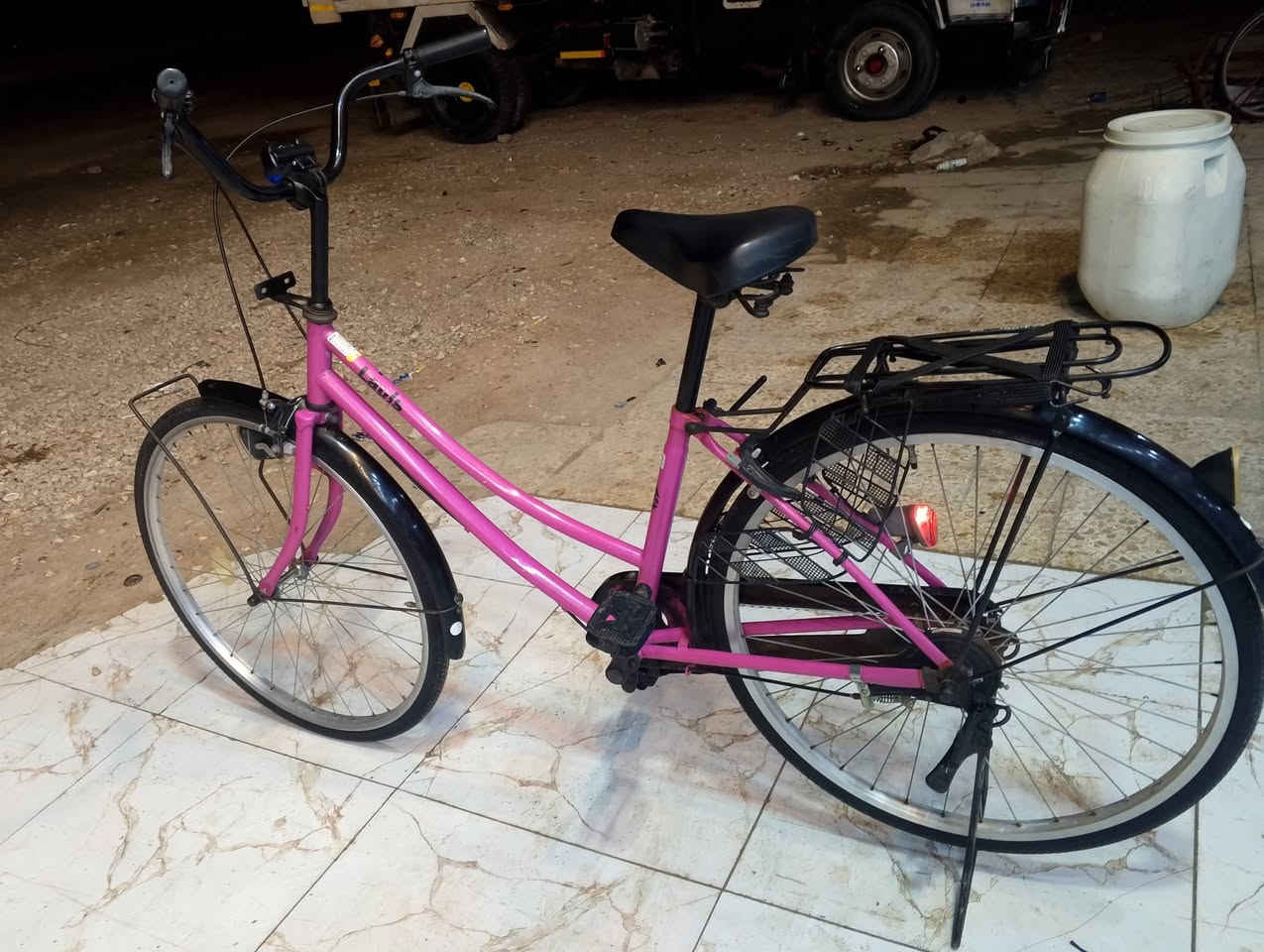 السلام عليكم بايسكل للبيع موديل 2018 البايسكل النظافه 100% العنوان السماوه الوركاء الرقم ***********
