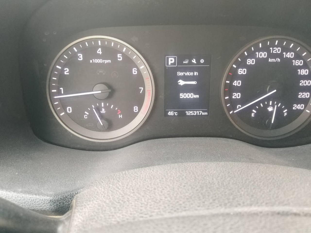 توسان 18 خليجي محرك دوش 2000 ماشية 125 الف رقم بغداد بأسمي مكفولة عدا بارد بسيط بالباب خلف السايق
مكاني بغداد
السعر 170 دولار  مع مجال بسيط
*********** ابو علي
