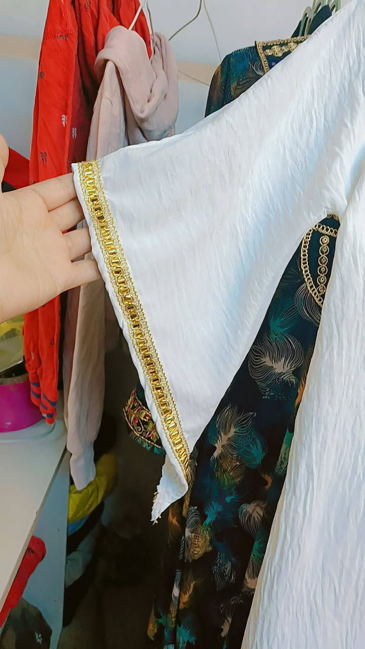 ثوب رمضاني يلبس عمر من 6سنوات ل8سنوات الثوب ب8


**إذا كنت صاحب هذا الإعلان وتريد حذفه لأي سبب، رجاءا أرسل رسالة إلى الدعم الفني**