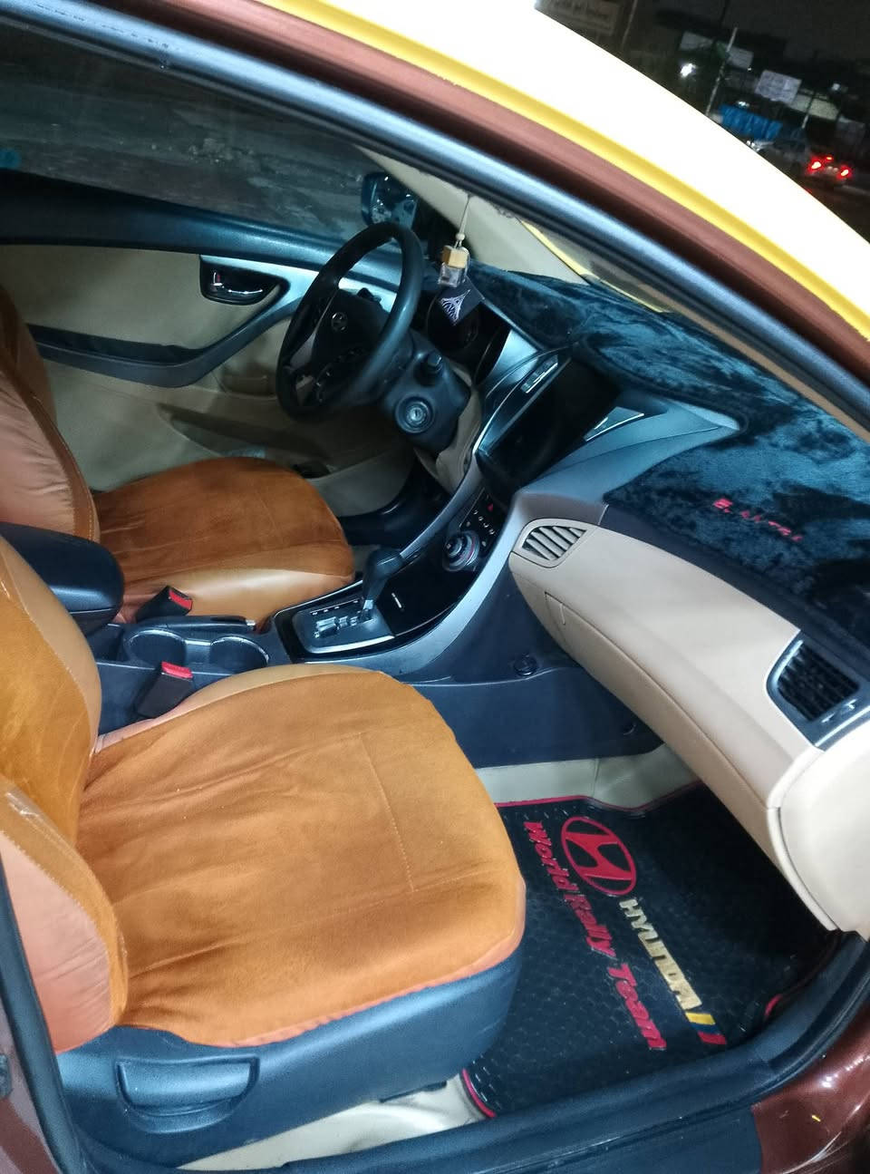 سلام عليكم النترا 2014 فول ما عده البصمه سياره جاهزه كير مكينه حداديه صدر خلفي امامي نضيف تراي سياره حلو تايرات نضيفه جاهزه من كلشي رقم بغداد نكليزي سنويه جديده  قبل يوم  استلمته تحويل ثاني يوم حادثه جاملغ خلفي ومامي بدون دواخل
السعر 98 
مكان بغداد البياع 
الشراي يتصل بلرقم ويدلل ***********
