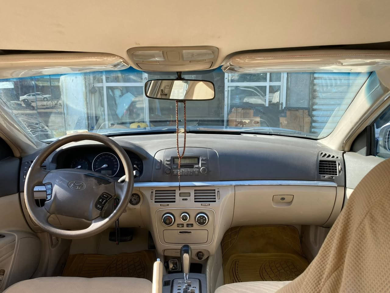 السلام عليكم 
السياره للبيع العنوان البصره ابوالخصيب 
محرك 2000
مديل 2006
الرقم ***********
سياره سنوتا مقدسه
