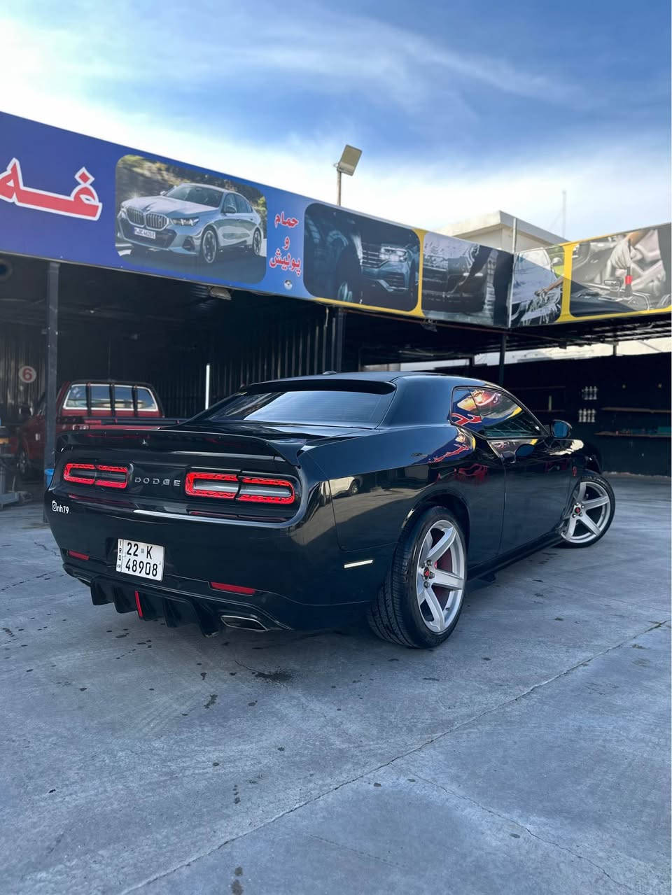 جالنجر 2017 
كير و مكينه بشرتن 
رقم و سنوي و هزه جديده 
دوو قطعه و نيف صبغن كارته ك سقفي دايه 
سياره باقزه بي مصرفه 
سعر 132 و بجك مجال 
*********** زاخو, دهوك
